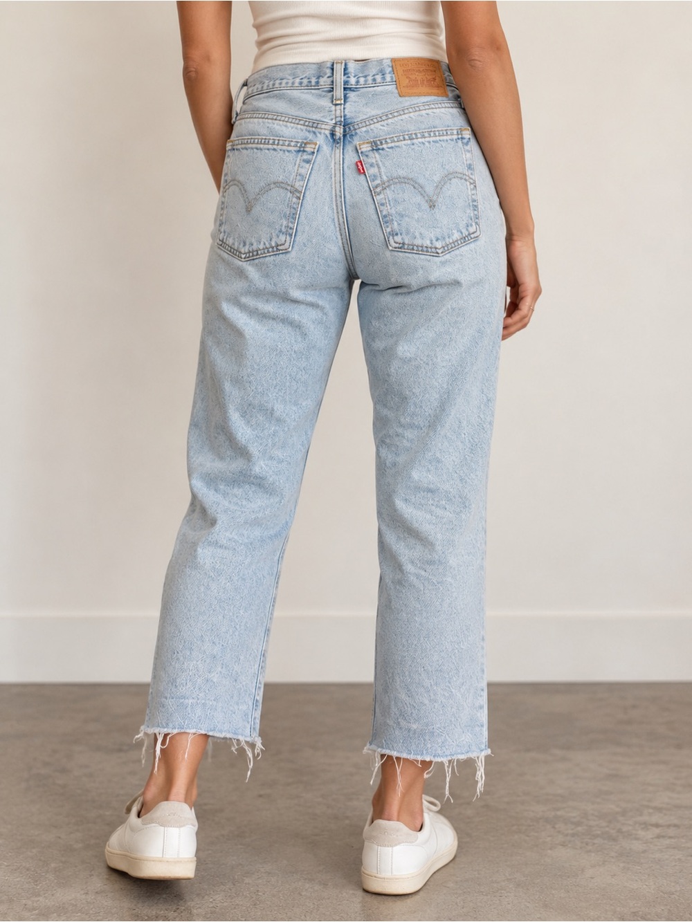 Levi’s Wedgie Straight Jeans 30 Light Wash Button Fly Cropped Frayed He